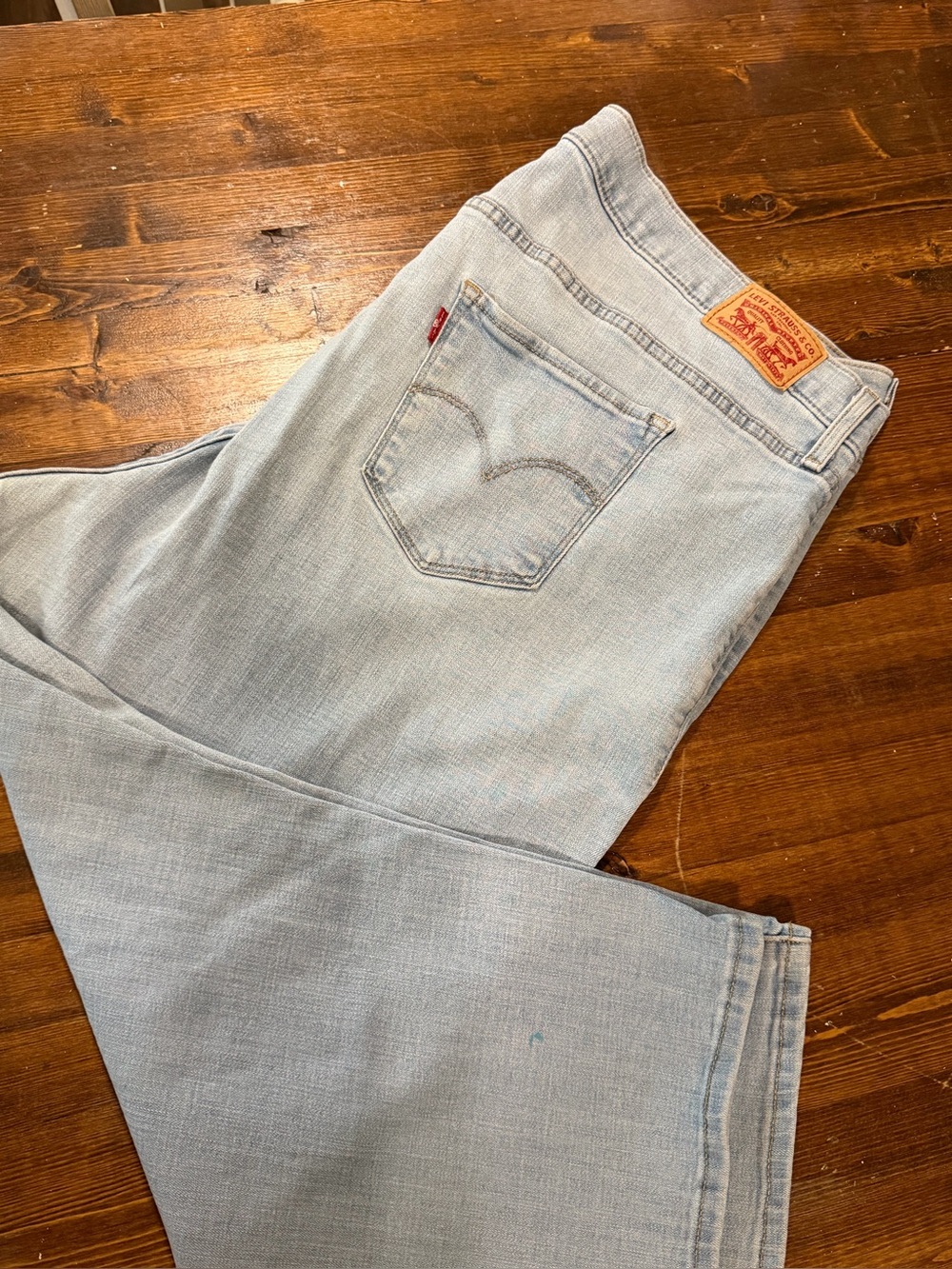 Levi’s 311 Shaping Skinny Capri Jeans Light Wash Plus Size 22W Stretch